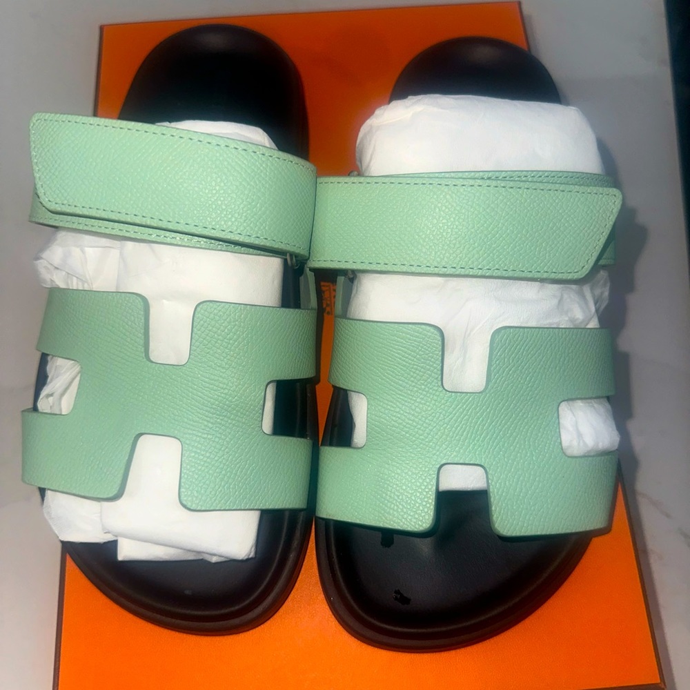 Hermès
Chypre leather sandal